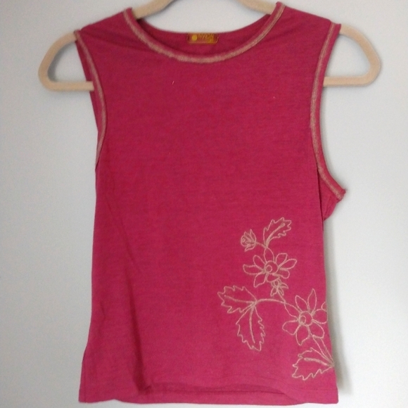 Dark Pink / Plum Color Camisole Sleeveless with Fuzzy (?) Edges Floral Details - Picture 1 of 4